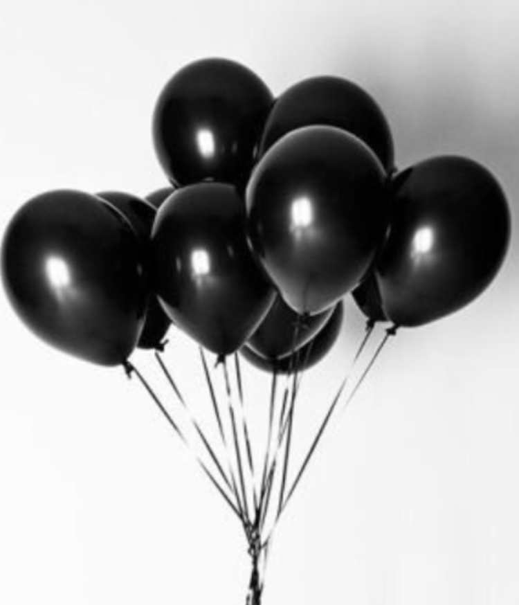 “Черный шар” (the Black Balloon), 2008. Черные воздушные шары. Шары в черном цвете. Фотосессия с черными шарами. Про черного шарика